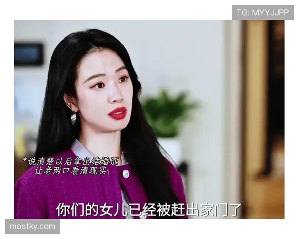 李梦在街角排队买奶茶，掏出那张厚厚的VIP卡，旁边的人瞬间安静了